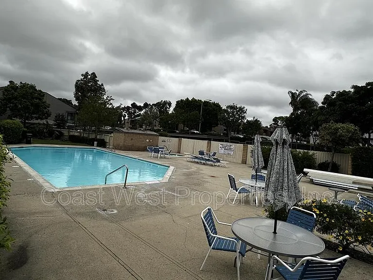 9249 Village Glen Dr #204 — Photo 17