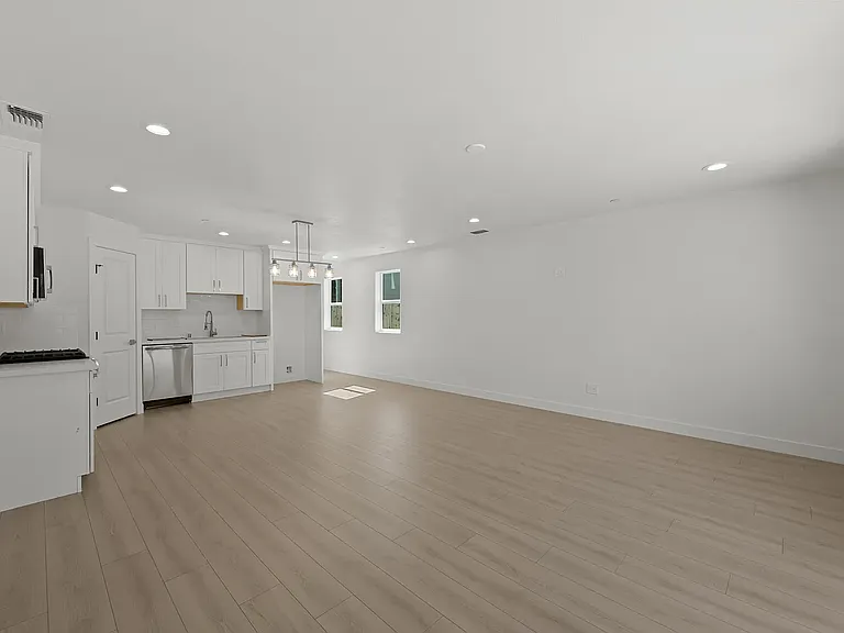 2565 Lexington St #2565 — Photo 19