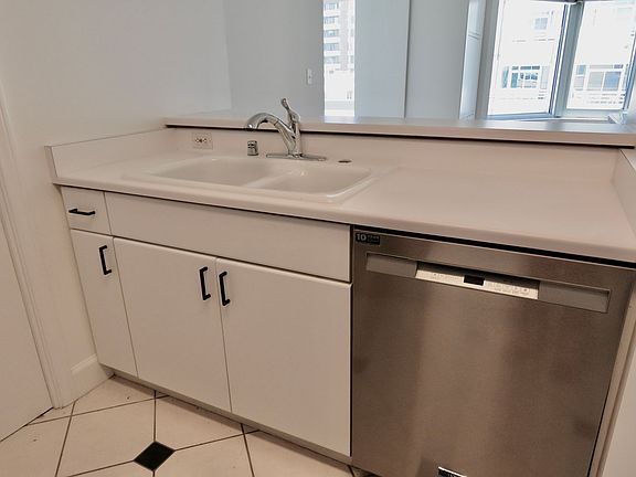 5th image of 111 Chestnut St Unit 410
