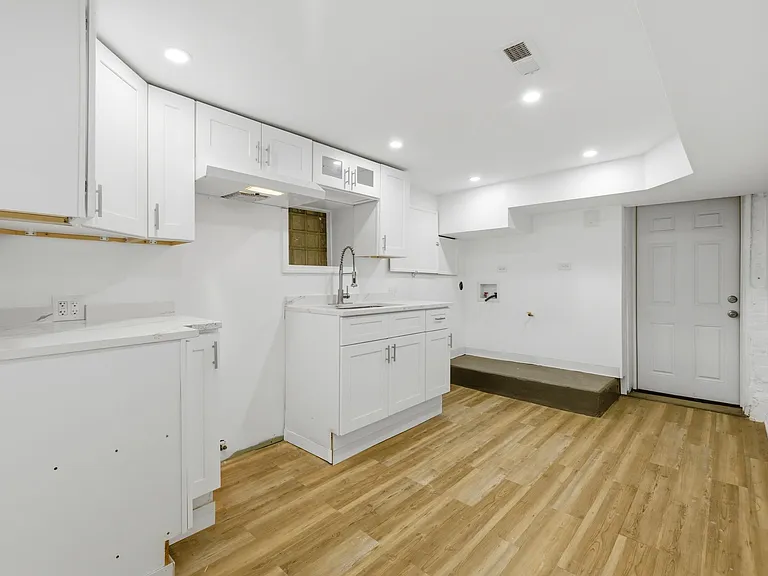 736 N Sawyer Ave #G — Photo 14