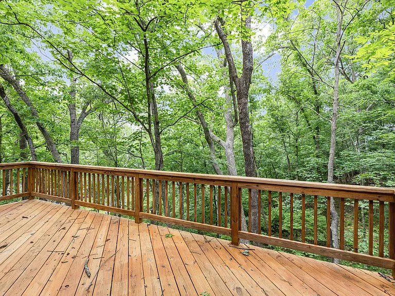 1424 Bradford Dr — Photo 18