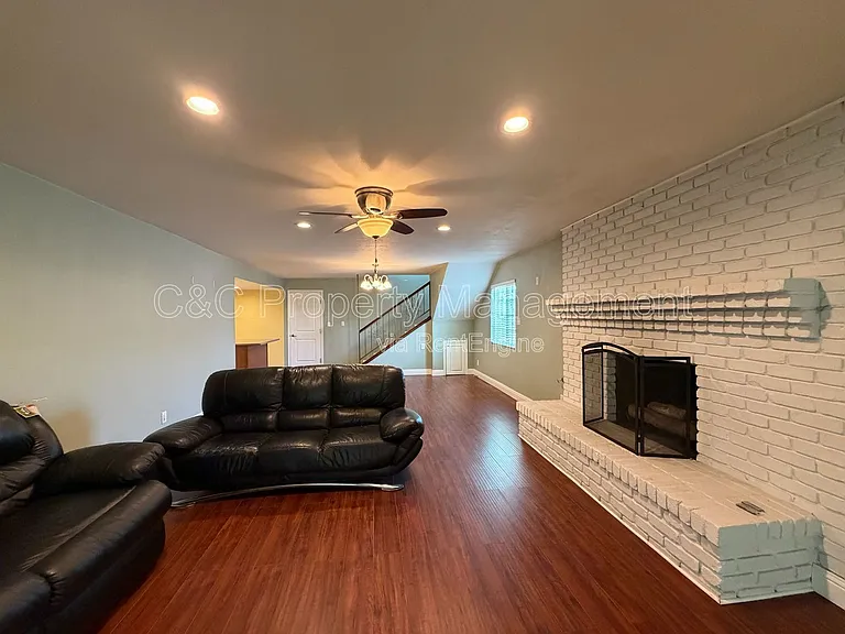 4981 Dassco Ct — Photo 2