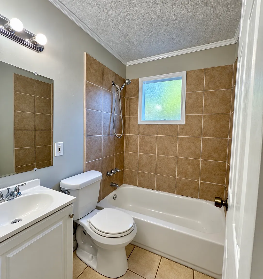 2 bed, 970 sqft, $1,250 — Photo 4