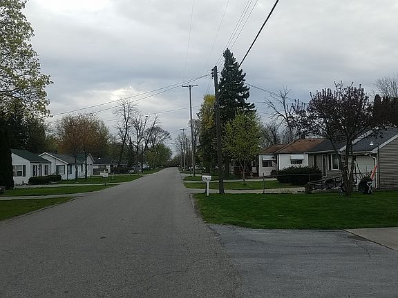 4th image of 2700 Longview Ave