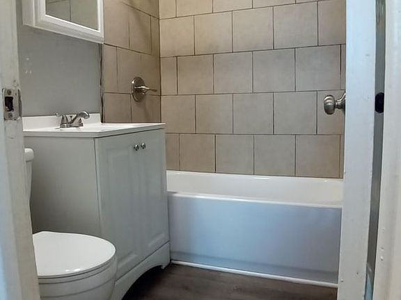 3rd image of 40-50 Lardner Ct #48