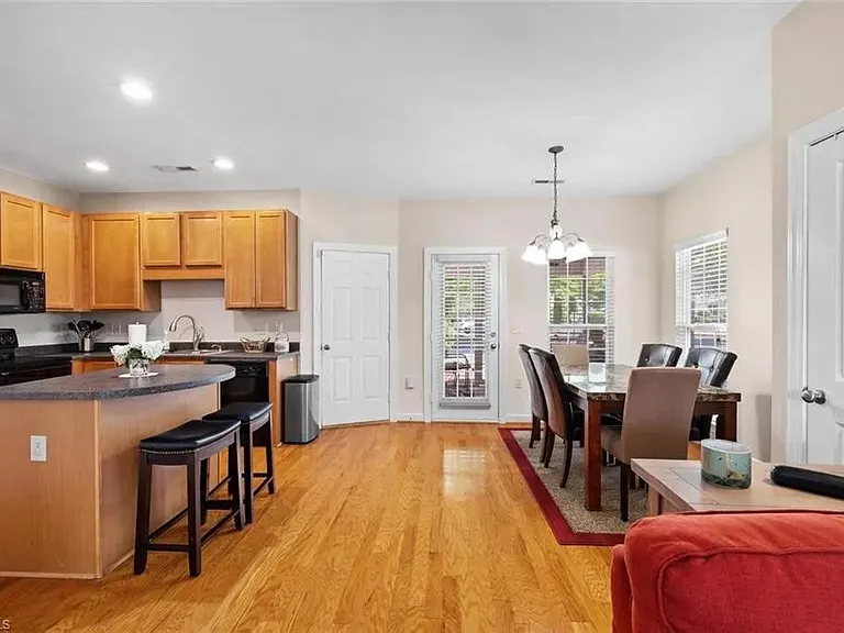 326 Summergate Dr — Photo 30