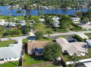 6579 Eastview Dr, Lake Worth, FL 33462
