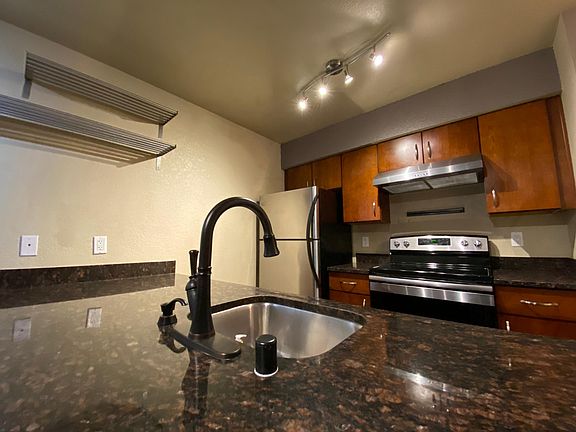 5th image of 840 NE 125th St APT 310