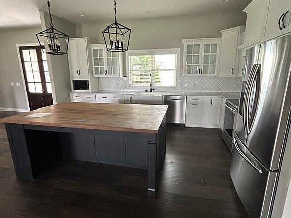 4th image of 1753 Saint John Rd