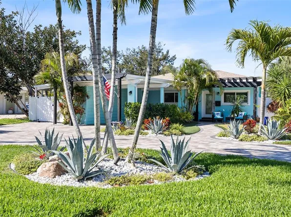 1567 Delaware Ave NE, Saint Petersburg, FL 33703