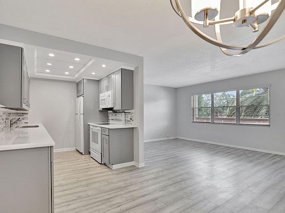 4th image of 2405 Antigua Circle #E2