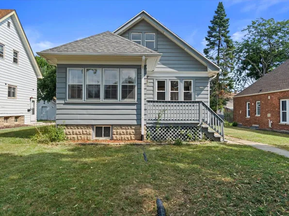 6220 W Girard AVENUE, Milwaukee, WI 53210