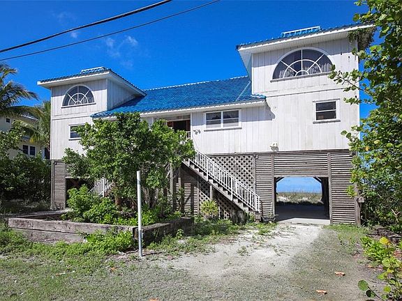 2nd image of 121 S Gulf Blvd