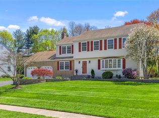 60 Stagecoach Ln, Rocky Hill, CT 06067