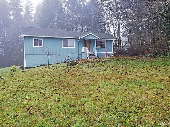 A closer look. What would you do with all that yard?