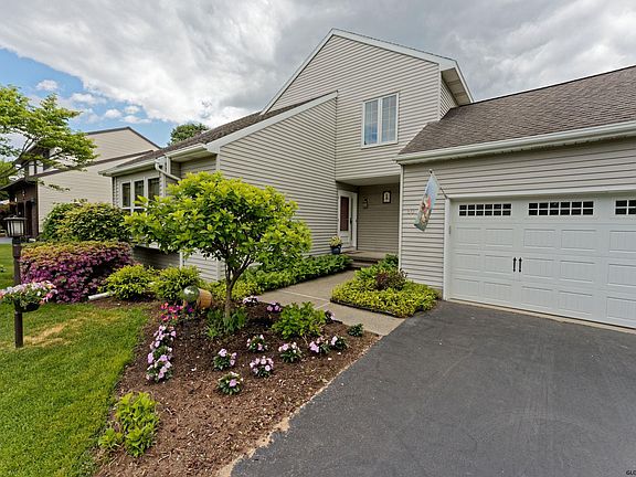 5th image of 60 Huntleigh Dr