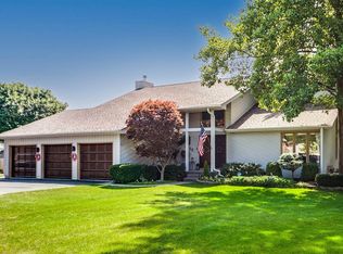 4755 Crest Ct, Waukegan, IL 60087