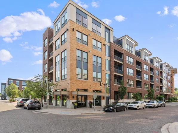 4525 Park Commons Dr Unit 201, Saint Louis Park, MN 55416