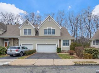 126 Green Way #26, Montvale, NJ 07645