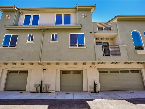 2nd image of 809 Estancia Ct