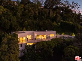 9422 Readcrest Dr, Beverly Hills, CA 90210