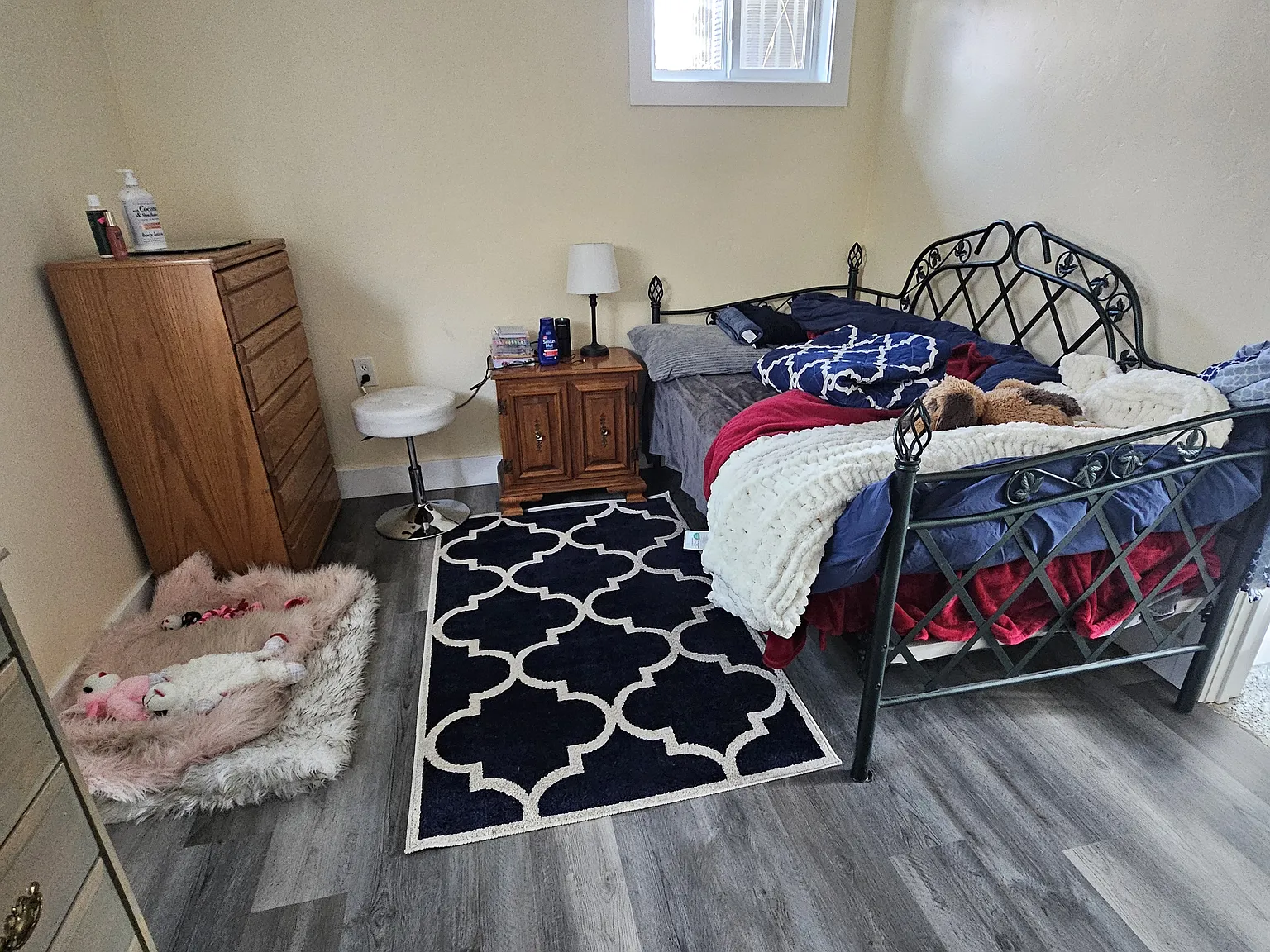 4 bed, 1400 sqft, $700 — Photo 2