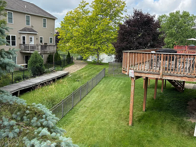 105 Fox Pointe Dr — Photo 19