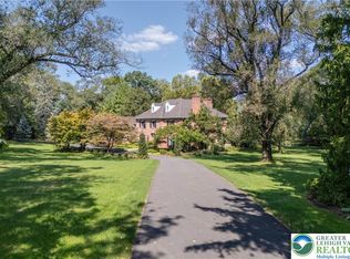 1593 Saucon Valley Rd, Bethlehem, PA 18015