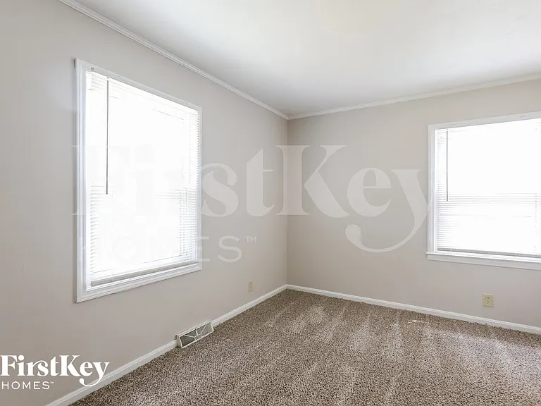 8405 E 47th St — Photo 9