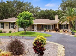 1003 N Valencia Ave, Howey In The Hills, FL 34737