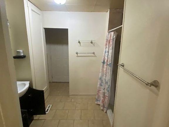 4th image of 719 N 2nd St APT 1