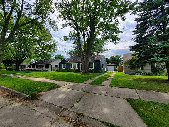 2nd image of 26315 Beaconsfield St