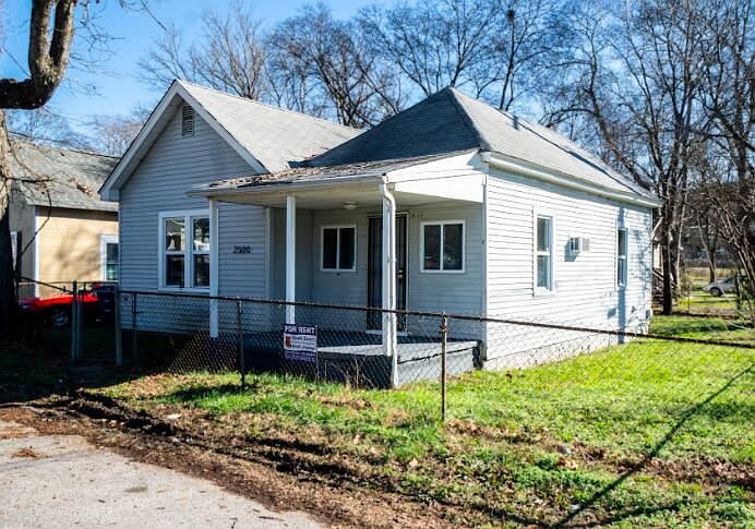 2nd image of 2500 Orear St