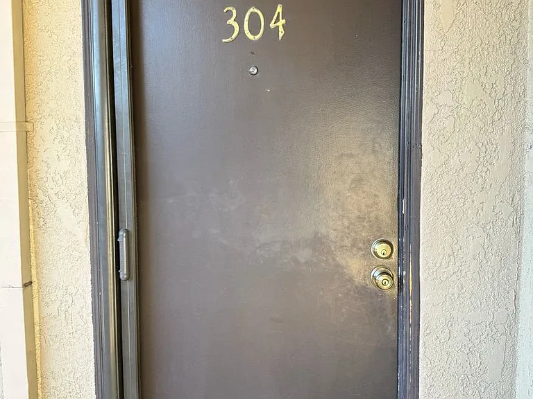 1061 Park Ave #304 — Photo 2