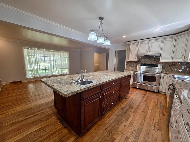 275 N Hobcaw Dr — Photo 7