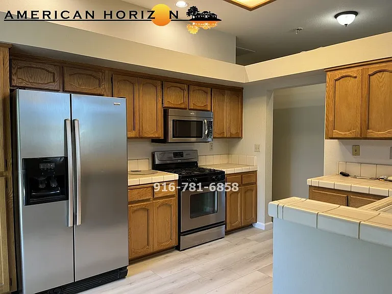 715 Merrill Ct — Photo 6