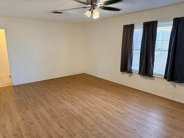 4425 Humble Ave — Photo 4