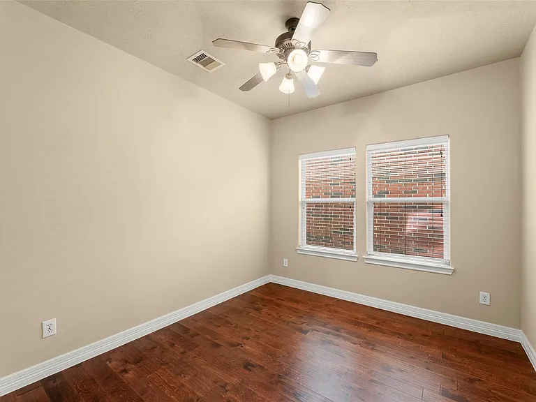 1716 Aden Dr — Photo 6