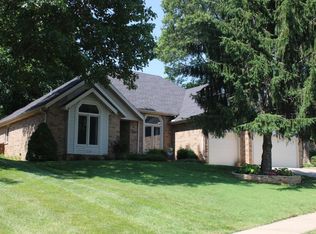 817 E Gaslight Dr, Springfield, MO 65810