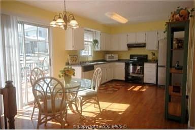 7704 Sandstone Court Kitchen