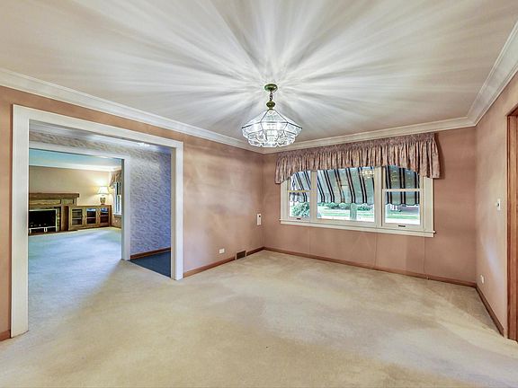 4th image of 1046 S Stone Ave