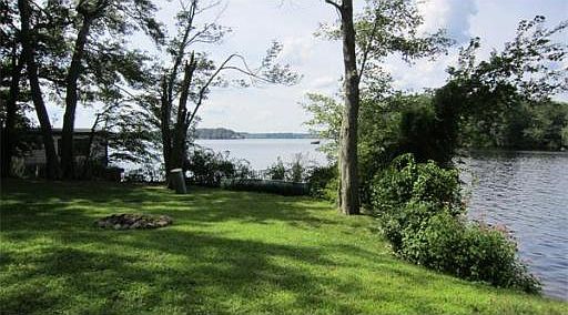 4th image of 15 Cottage Ln