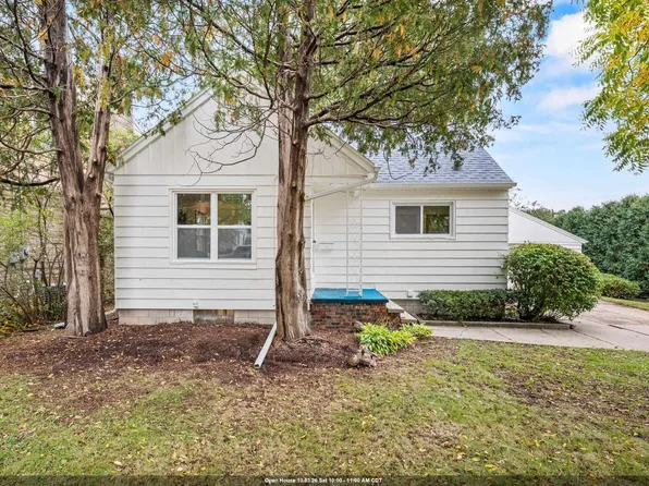 1112 Lawe St, Kaukauna, WI 54130