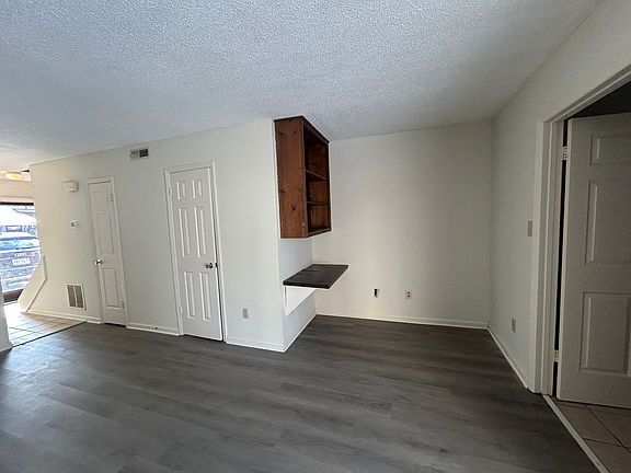 4th image of 601 Timberline Dr