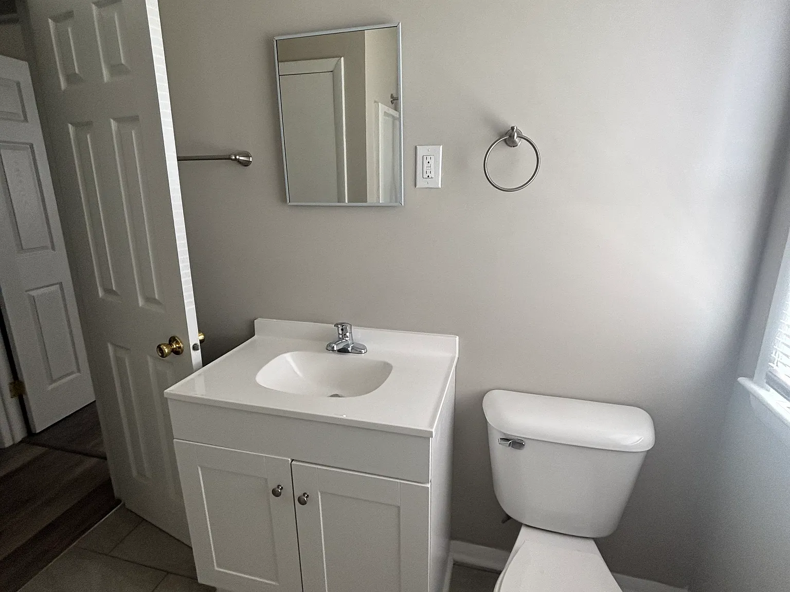 3 bed, 965 sqft, $1,600 — Photo 3
