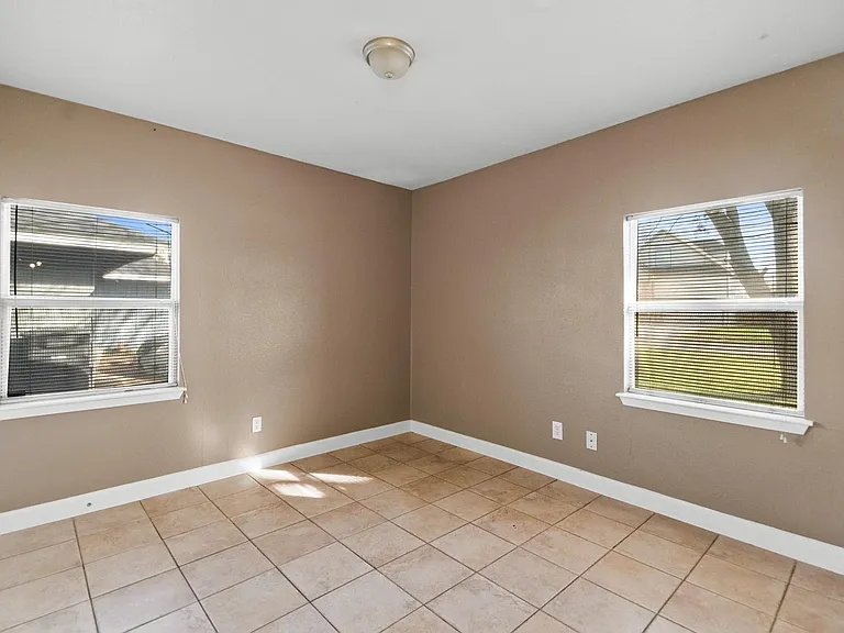 6015 Ridgeway Dr — Photo 11
