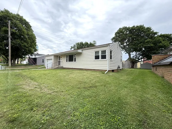 506 5th St, Armstrong, IA 50514