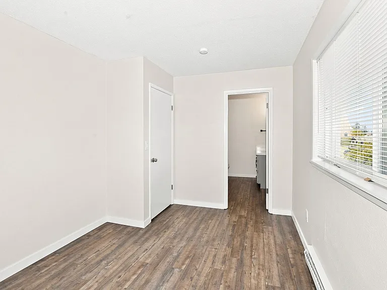 1002 N J St #7 — Photo 11