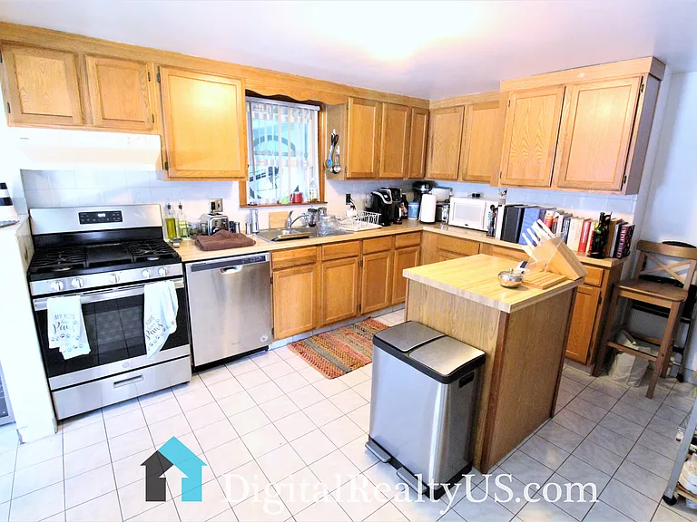 116 Massasoit St — Photo 6