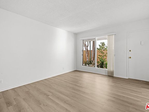 5th image of 1333 Barry Ave #2